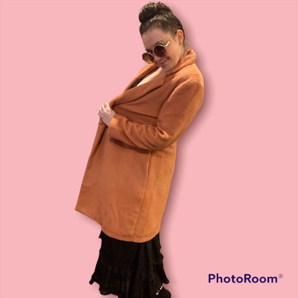 The most beautiful Parisian longline coat I thrifted :)